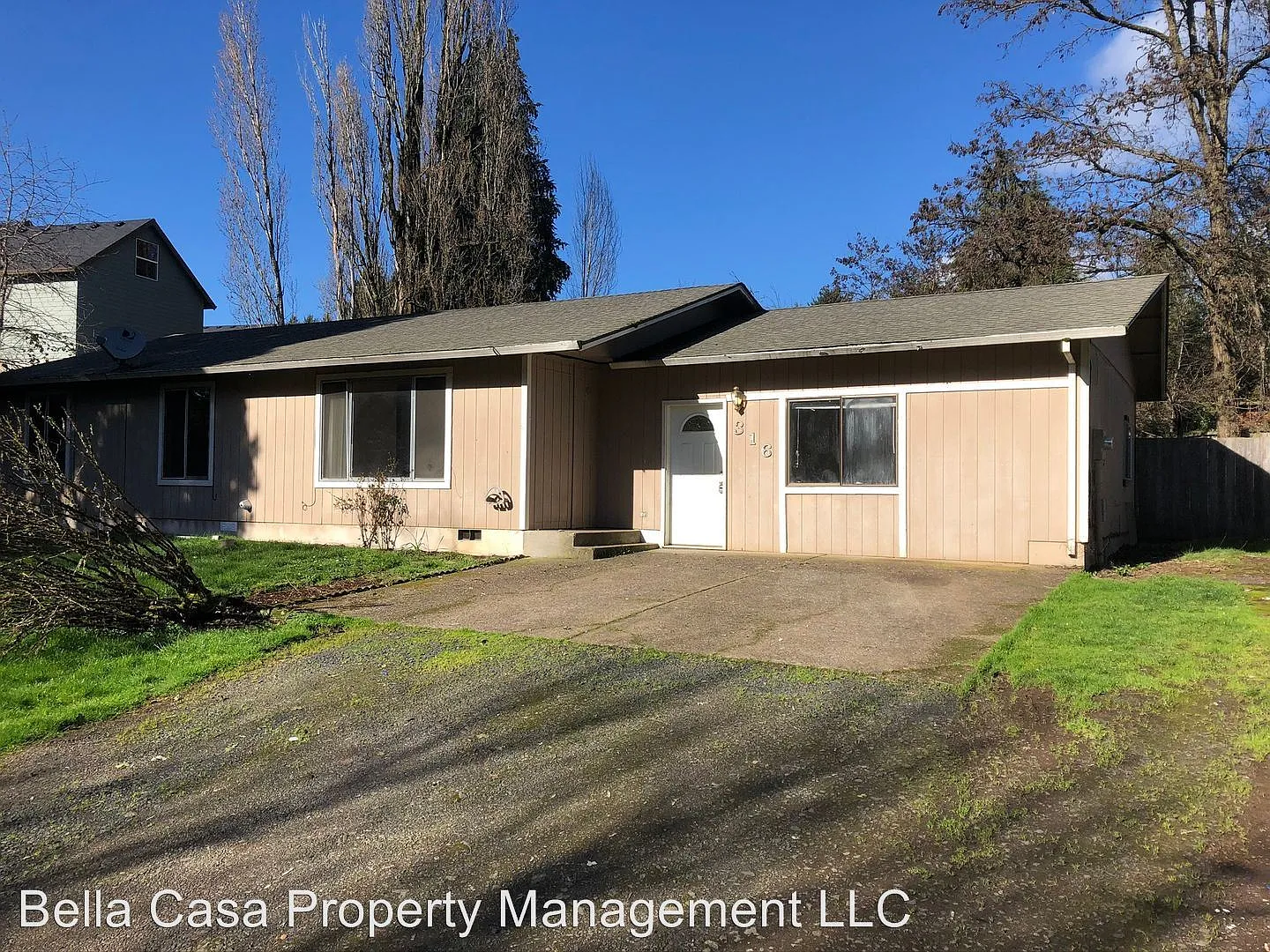 316 NW Willamina Dr photo 1