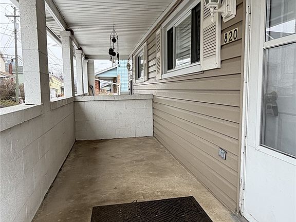 4th image of 820 Main St