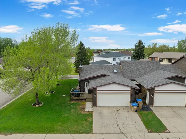 1802 15 1/2 St SW, Minot, ND 58701