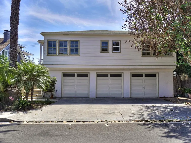 445 Cypress Dr #8 — Photo 13