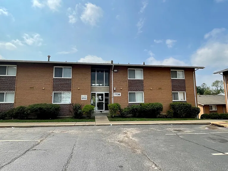 Bermuda Heights Apartments — Photo 36