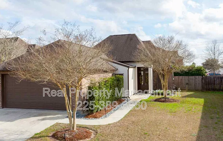 9462 Country Lake Dr — Photo 1