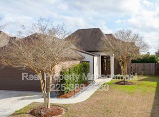 9462 Country Lake Dr, Baton Rouge, LA 70817