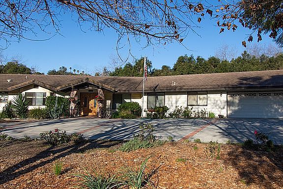 2nd image of 1205 Hidden Oaks Trl