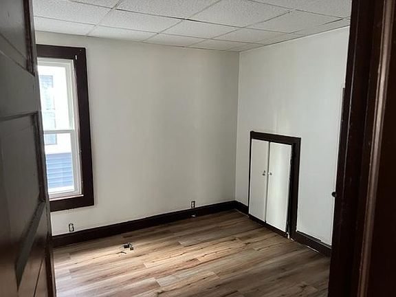 3rd image of 29 Hillside Ave