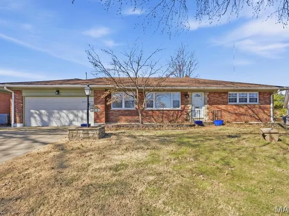 6123 Savio Dr, Saint Louis, MO 63123