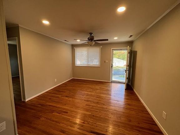 2nd image of 1803 Villa Dr