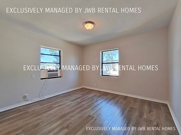 4th image of 1206 Glencoe St Unit 2