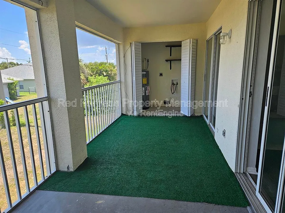 1016 SW 47th Ter #202
