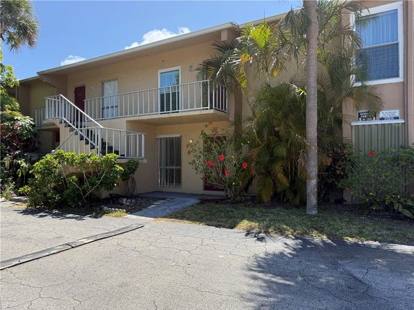 1555 14th Ave APT 110, Vero Beach, FL 32960