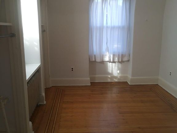 3rd image of 4823 Walton Ave Floor 3