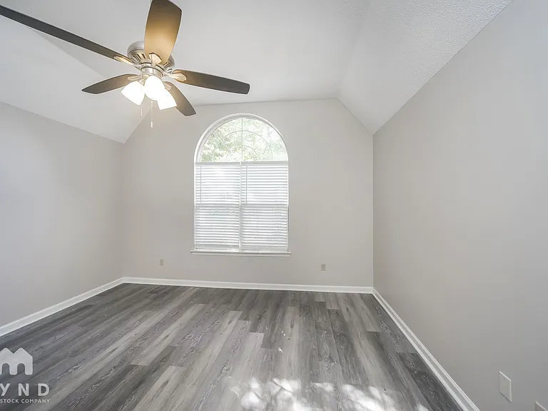 8418 Regal Bend Dr — Photo 7