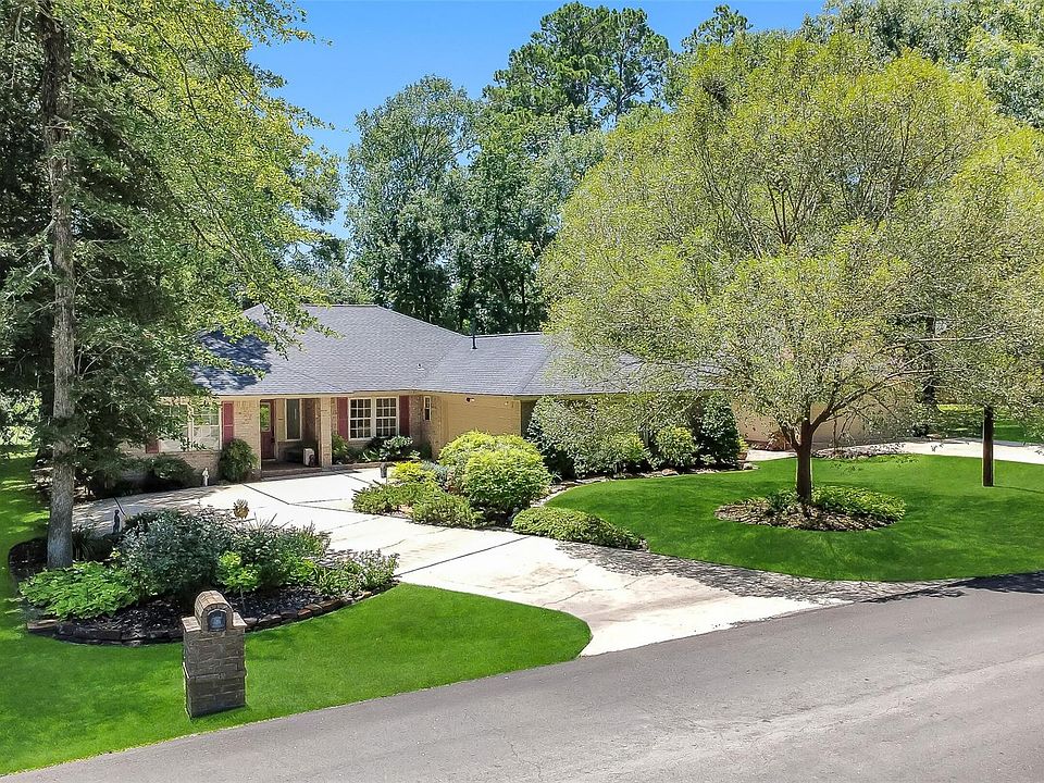 1st image of 35 Blush Hill Dr