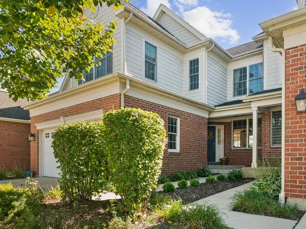 27 Harborside Way, Hawthorn Woods, IL 60047