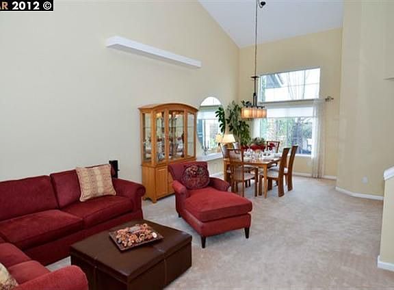 3rd image of 262 Promenade Ln