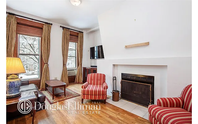 Rented by Douglas Elliman | media 7