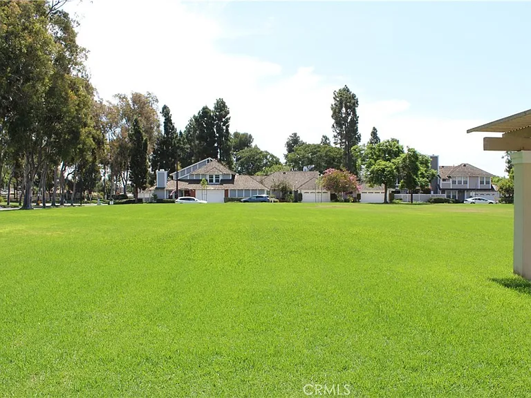 111 Greenfield — Photo 12