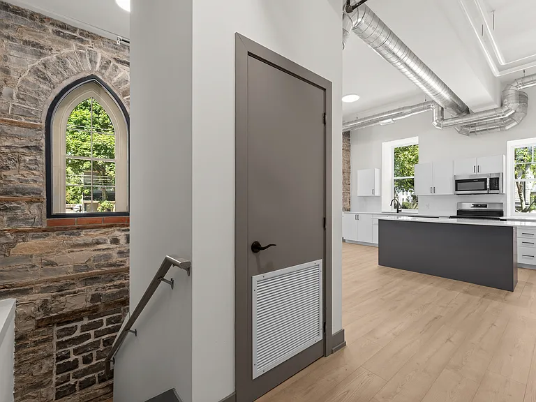 47 Wellington St — Photo 30