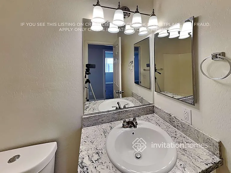 1834 S 106th Ave — Photo 16