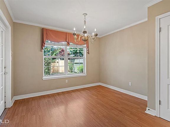 4th image of 125 Rosemont Pl