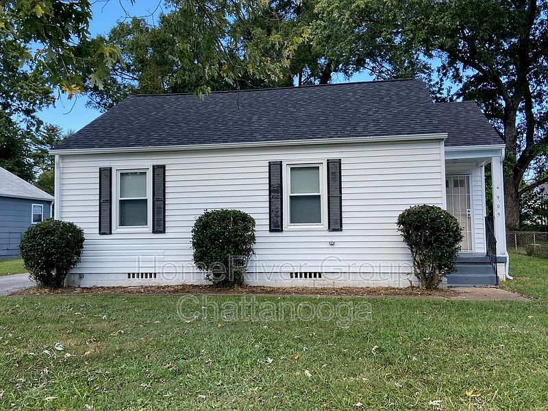 1st image of 4909 Carolyn Ln