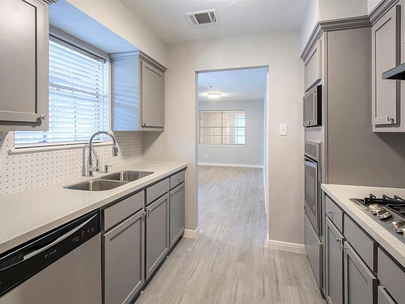 4th image of 10410 Sageberry Dr