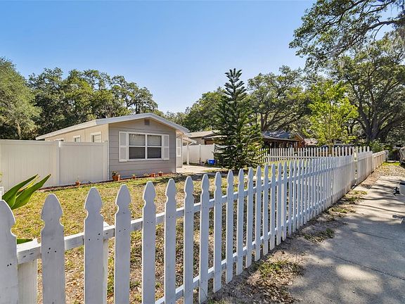 5th image of 5155R 40th Ave N