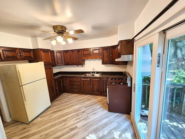 120 S Park St #1 — Photo 11