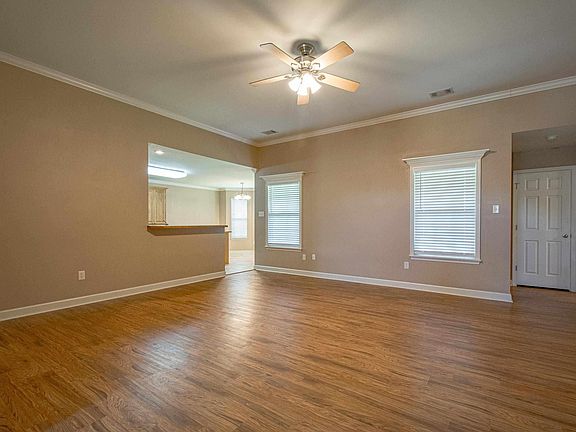 5th image of 3313 Longmeadow Dr