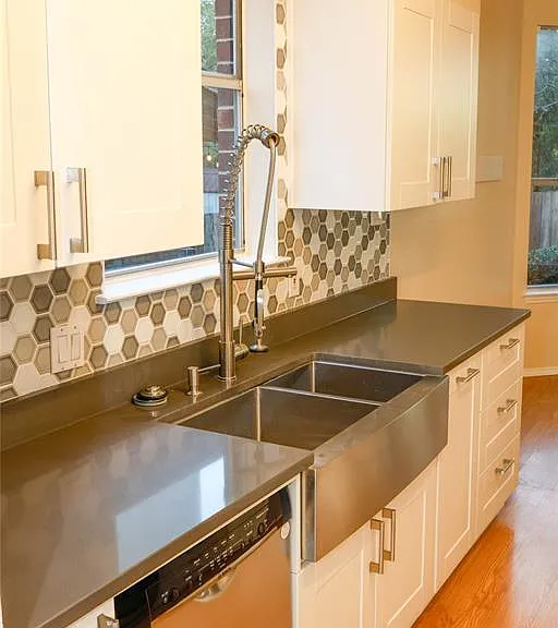 7515 Windrush Dr — Photo 22