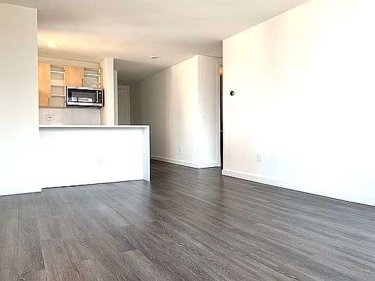 3rd image of 520 W 43rd St #A21