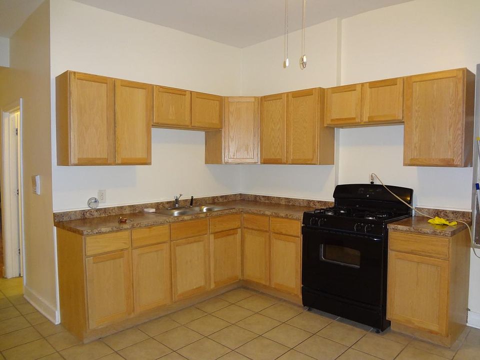 1st image of 2712 W Evergreen Ave APT 2