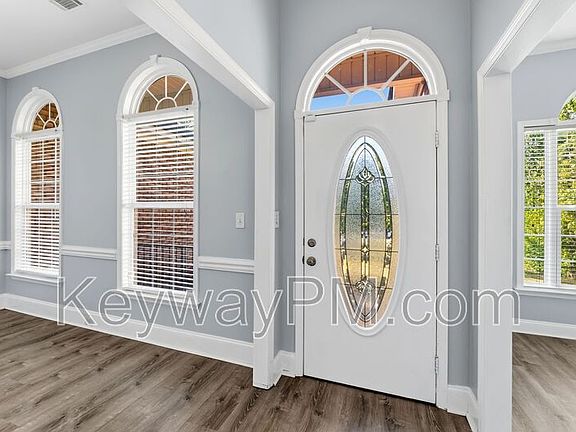 2nd image of 3011 Old Lodge Rd