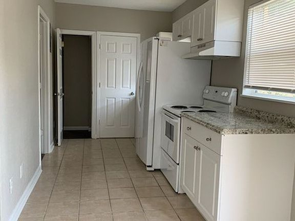 3rd image of 665 W Osceola St