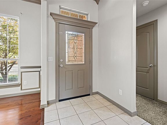 5th image of 1100 Kensington Dr