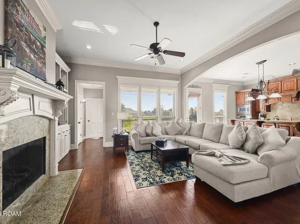 6586 Clark Plantation Dr, Gonzales, LA 70737