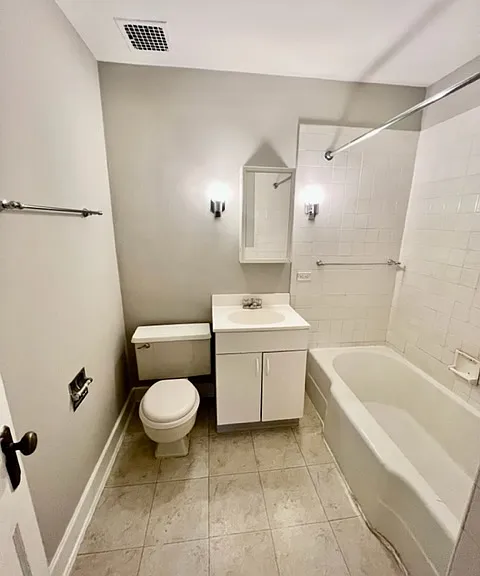 Frances Apartments — Photo 31