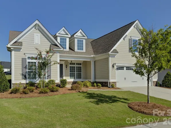 82105 Standing Oak Dr, Charlotte, NC 28278