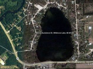 6333 Buckshore Dr, Whitmore Lake, MI 48189