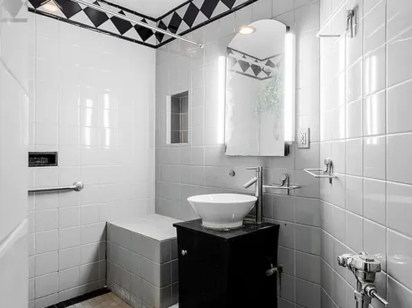 320 East 57th Street image 5 of 14