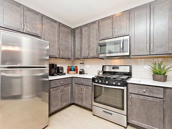 5th image of 4606 N Clarendon Ave #104