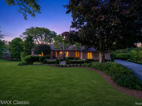 12648 Portsmouth Ct, Plymouth, MI 48170