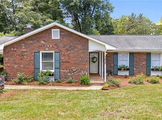 830 Duckview Ct, Winston Salem, NC 27106
