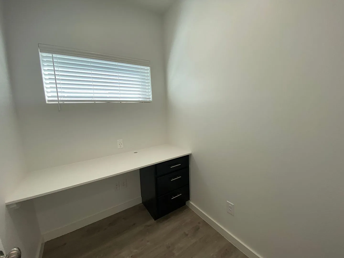 Hughe 3 Bed 2.5 Bath Duplex Includes Office Space — Photo 3