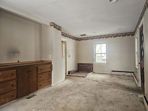 5th image of 114 Smith St