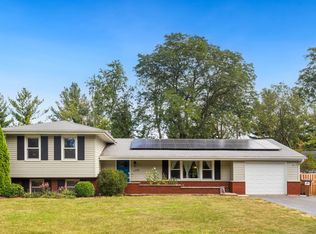 3S177 Arboretum Rd, Glen Ellyn, IL 60137