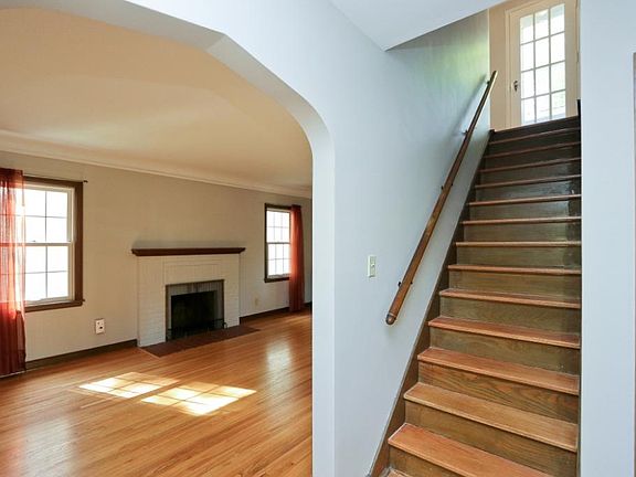 5th image of 3110 Johnson St NE