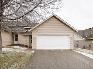 2746 Ridgeview Dr, Red Wing, MN 55066