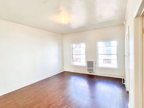 5th image of 2819 Leeward Ave #66cd19588