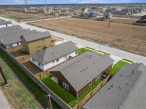 7th image of this home